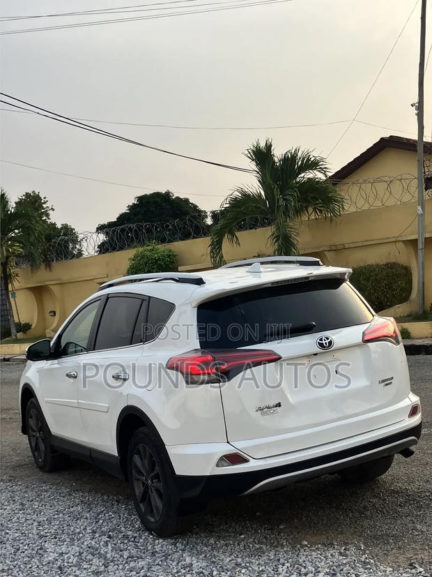 Toyota RAV4 Limited AWD (2.5L 4cyl 6A) 2017 White