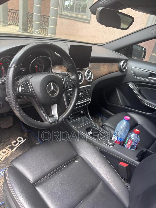 Mercedes-Benz C250 2019 Blue photo 5