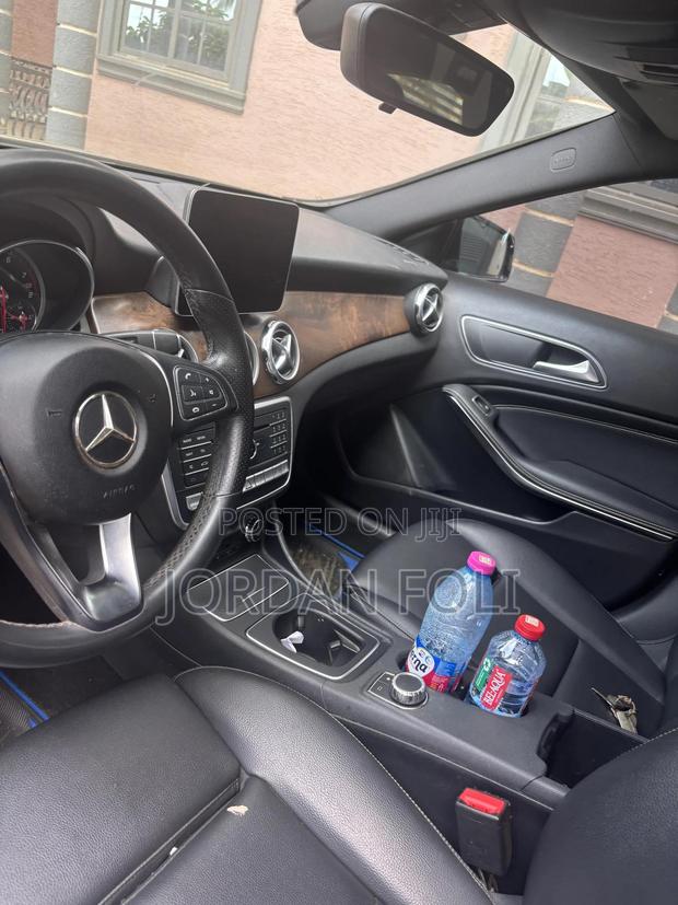 Mercedes-Benz C250 2019 Blue photo 4