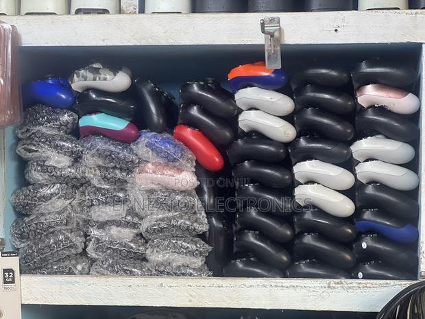 Ps4 Used Controllers photo 2