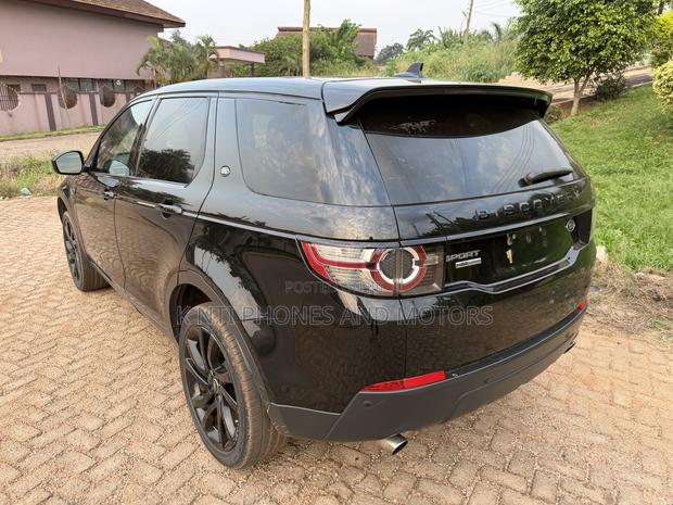 Land Rover Discovery Sport HSE LUX 2017 Black photo 6