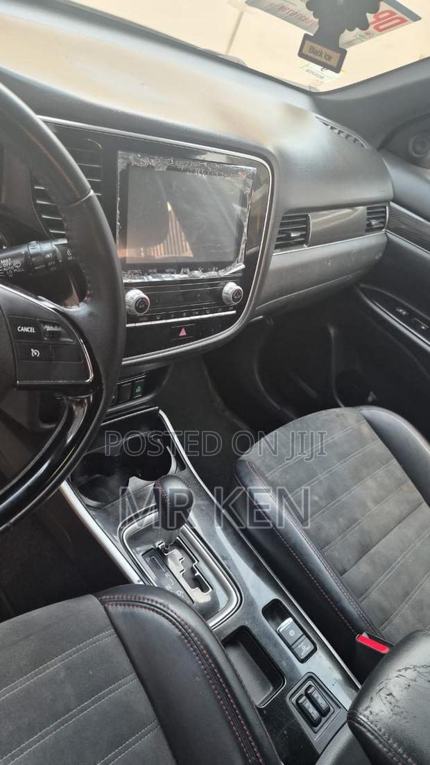 Mitsubishi Outlander 2020 Black