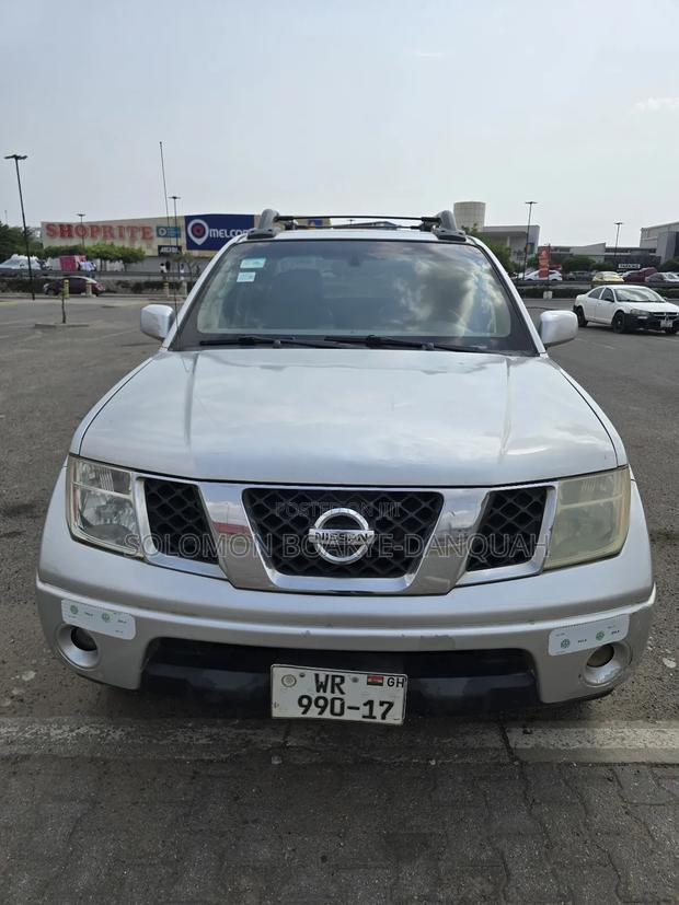 Nissan Frontier Crew Cab LE 4x4 2010 Silver