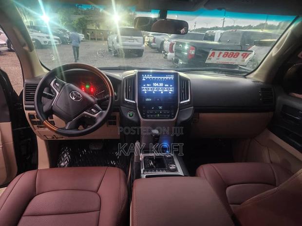 Toyota Land Cruiser 4.5 V8 GXR 2016 Black