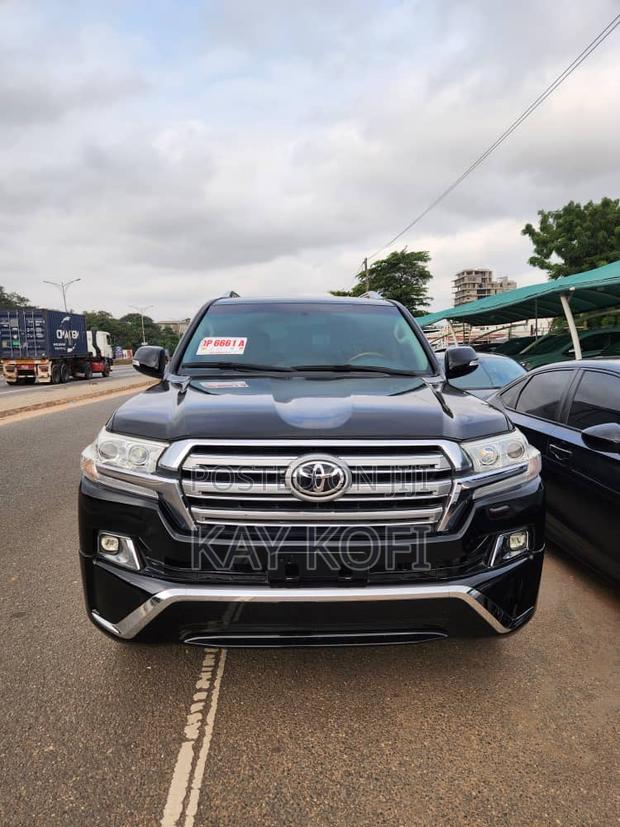 Toyota Land Cruiser 4.5 V8 GXR 2016 Black