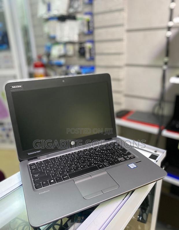 Laptop HP EliteBook 820 8GB Intel Core I3 SSD 256GB