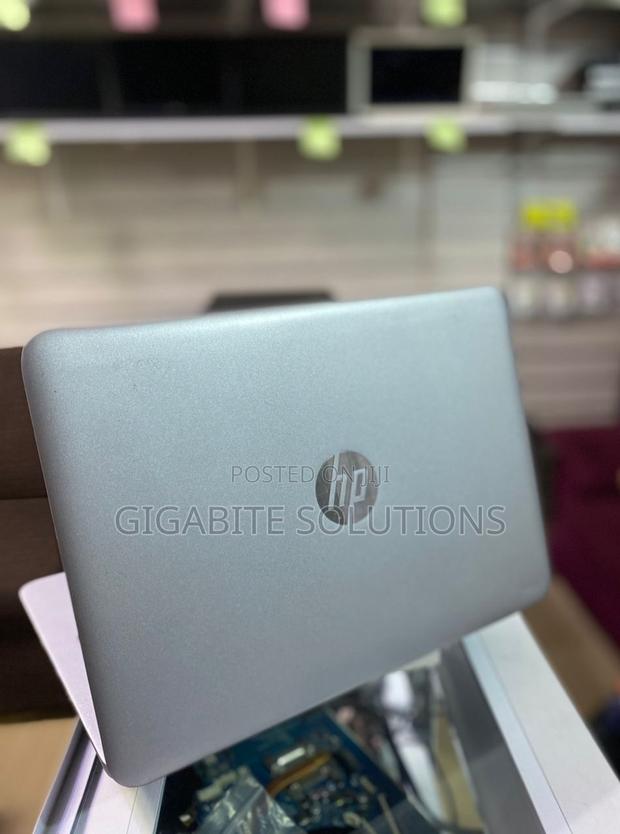 Laptop HP EliteBook 820 8GB Intel Core I3 SSD 256GB photo 3