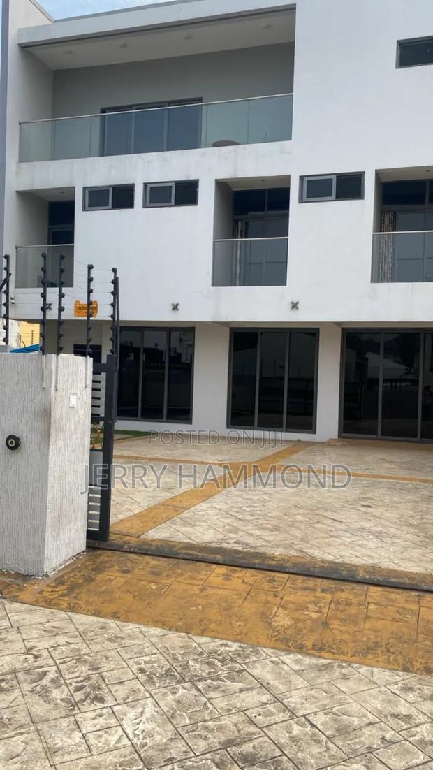 Furnished 4bdrm House in Cantoment In A Seren, Cantonments for rent · Photo 4