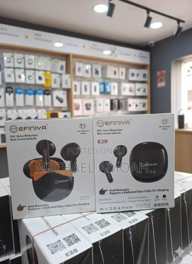 JBL Earbud photo 4