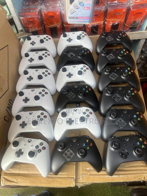 Xbox One S Controllers photo 2