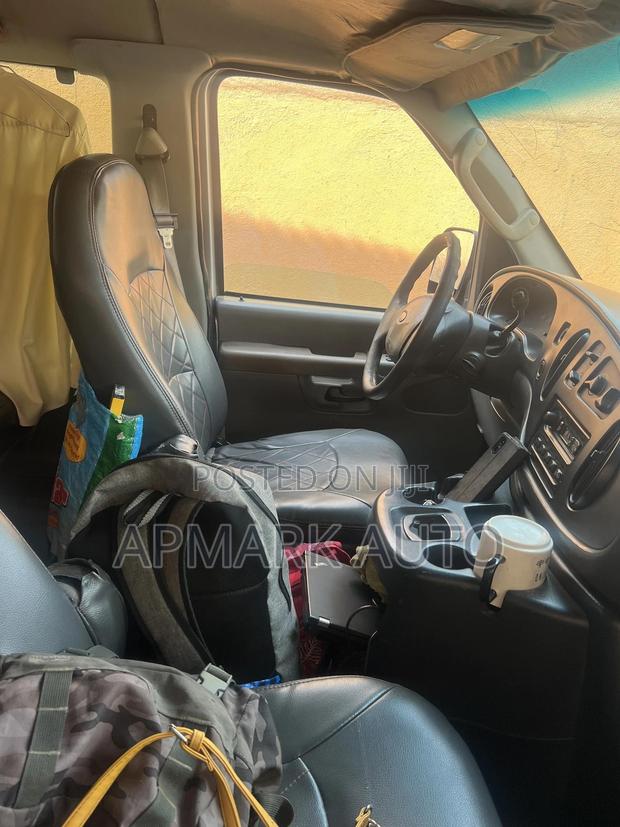 Ford E350 2010 Silver photo 5