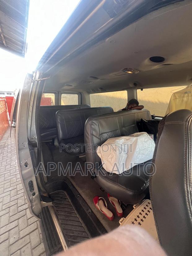 Ford E350 2010 Silver photo 7