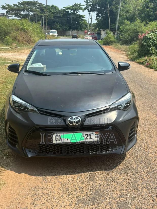 Toyota Corolla 2015 Black