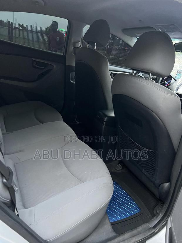 Hyundai Elantra GLS Sedan FWD (1.8L 4cyl 6A) 2013 Silver photo 4