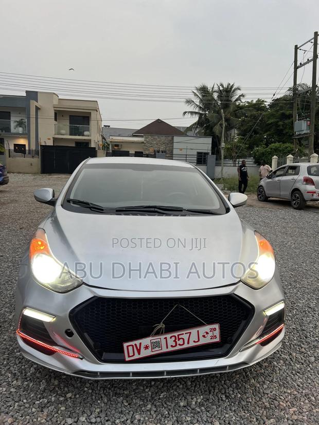 Hyundai Elantra GLS Sedan FWD (1.8L 4cyl 6A) 2013 Silver