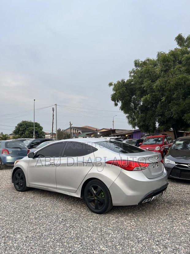 Hyundai Elantra GLS Sedan FWD (1.8L 4cyl 6A) 2013 Silver photo 5