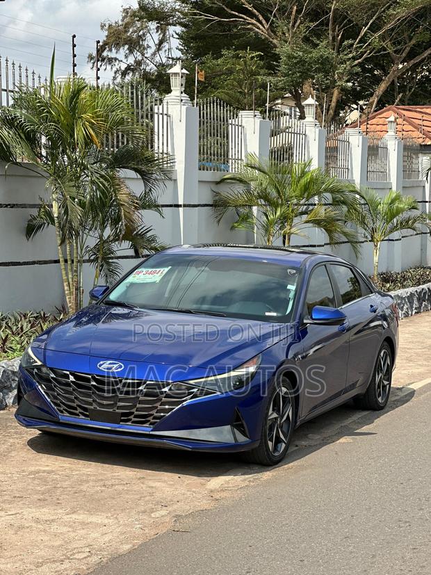 Hyundai Elantra Limited 2022 Blue photo 2