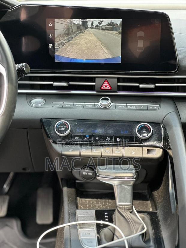 Hyundai Elantra Limited 2022 Blue photo 5
