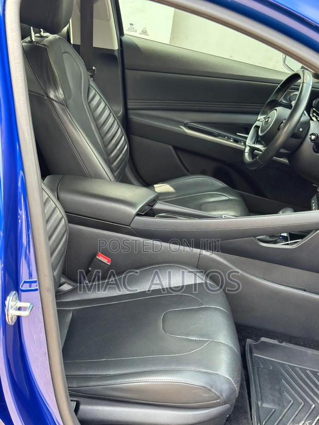 Hyundai Elantra Limited 2022 Blue photo 7