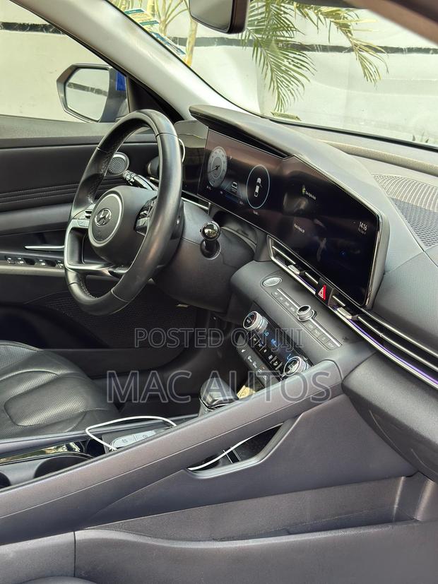 Hyundai Elantra Limited 2022 Blue photo 6