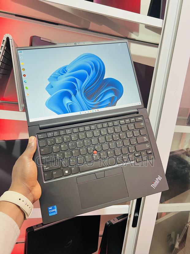 Laptop Lenovo ThinkPad E14 Gen 5 16GB Intel Core I7 SSD 512GB
