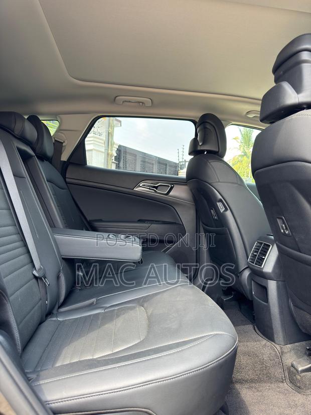 Kia Sportage SX-Prestige 2024 Black photo 13