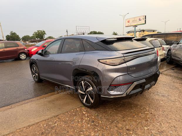 BYD Sealion 7 EV 523hp AWD 2025 Gray photo 7