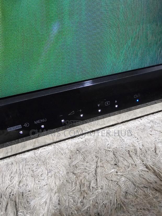 Toshiba 42 Inch Digital Tv photo 2