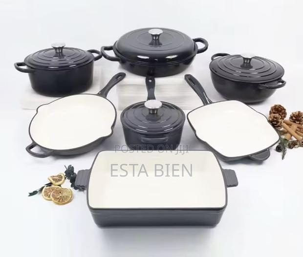 Enamelled Cast Iron Cookware Set photo 5