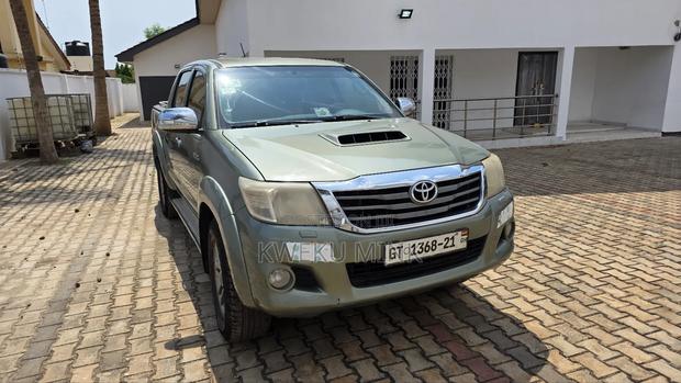 Toyota Hilux 2014 Green