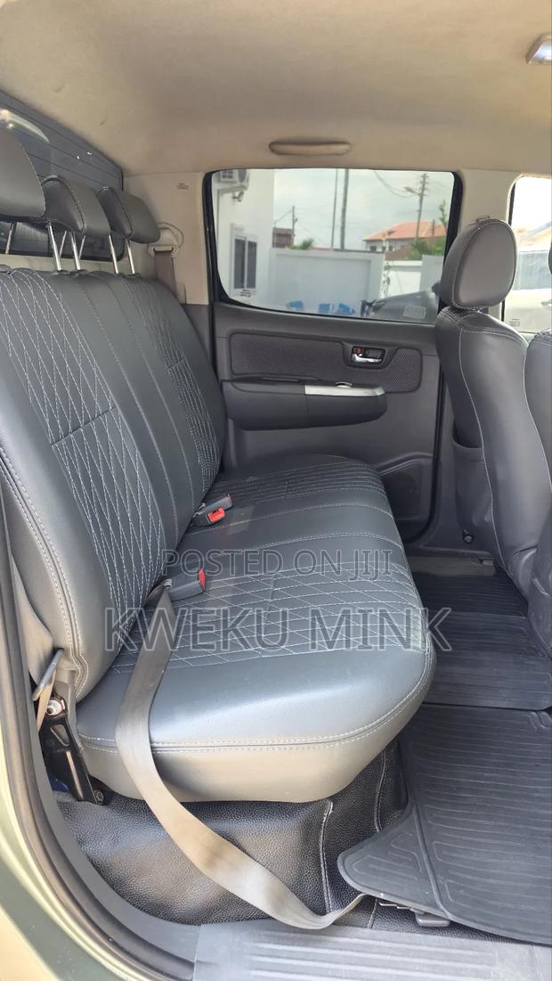 Toyota Hilux 2014 Green photo 6