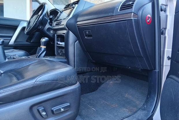 Toyota Land Cruiser Prado 2020 Gray