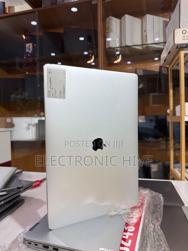 Laptop Apple MacBook Pro 2019 32GB Intel Core I9 SSD 1T photo 3
