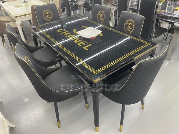 Quality Classic Dining Set With Glossy Glass Top photo 2