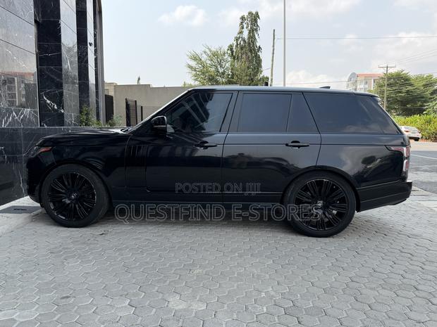 Land Rover Range Rover Vogue 2021 Black photo 4