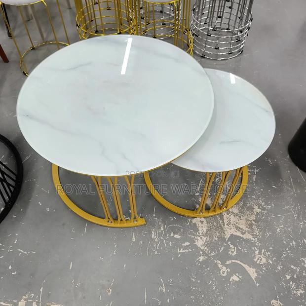 Round Nesting Coffee Tables With White Glass Top and Gold Metal Frame photo 2