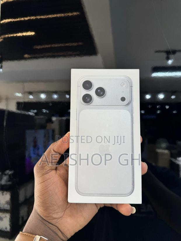 New Apple iPhone 17 Pro Max 1 TB Silver