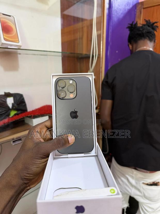New Apple iPhone 14 Pro 128 GB Black · Photo 3