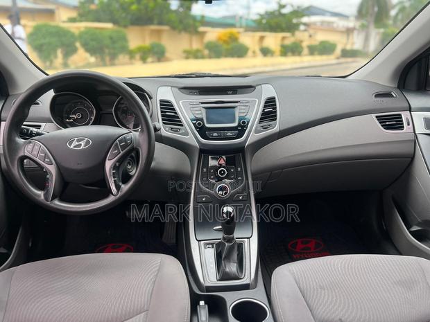Hyundai Elantra SE 4dr Sedan (1.8L 4cyl 6A) 2014 Gray photo 3