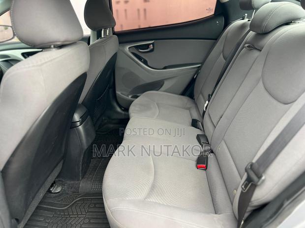 Hyundai Elantra SE 4dr Sedan (1.8L 4cyl 6A) 2014 Gray photo 6