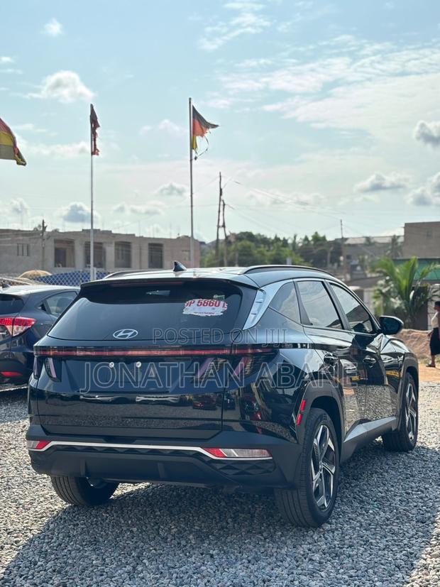 Hyundai Tucson 2022 Black photo 4