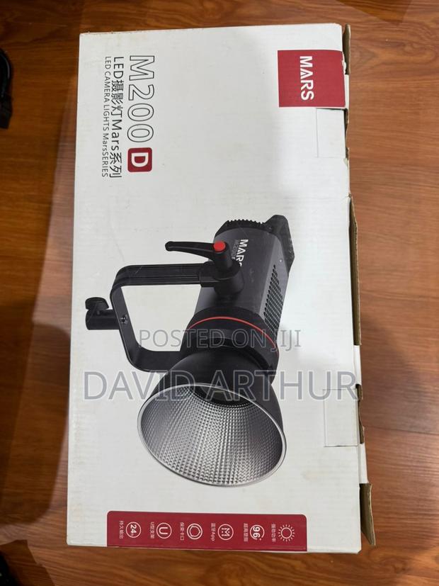 Triopo Mars M200 Led Video Light With Softbox and Stand photo 3