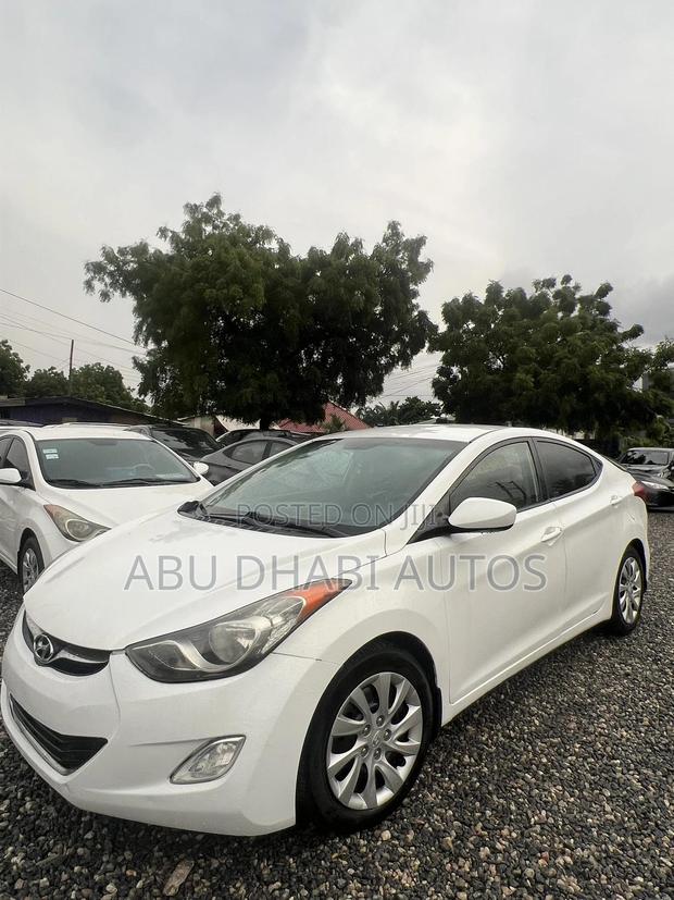 Hyundai Elantra Limited Sedan FWD (1.8L 4cyl 6A) 2013 White photo 3