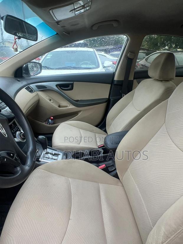 Hyundai Elantra Limited Sedan FWD (1.8L 4cyl 6A) 2013 White photo 7