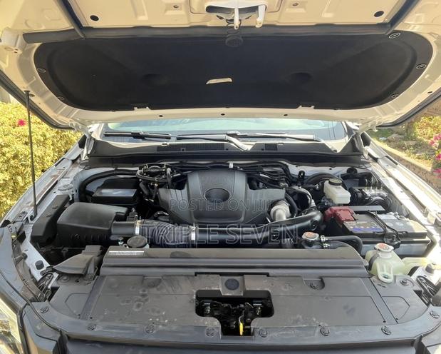 New Nissan Navara 2025 White