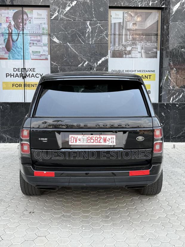Land Rover Range Rover Vogue 2021 Black photo 3