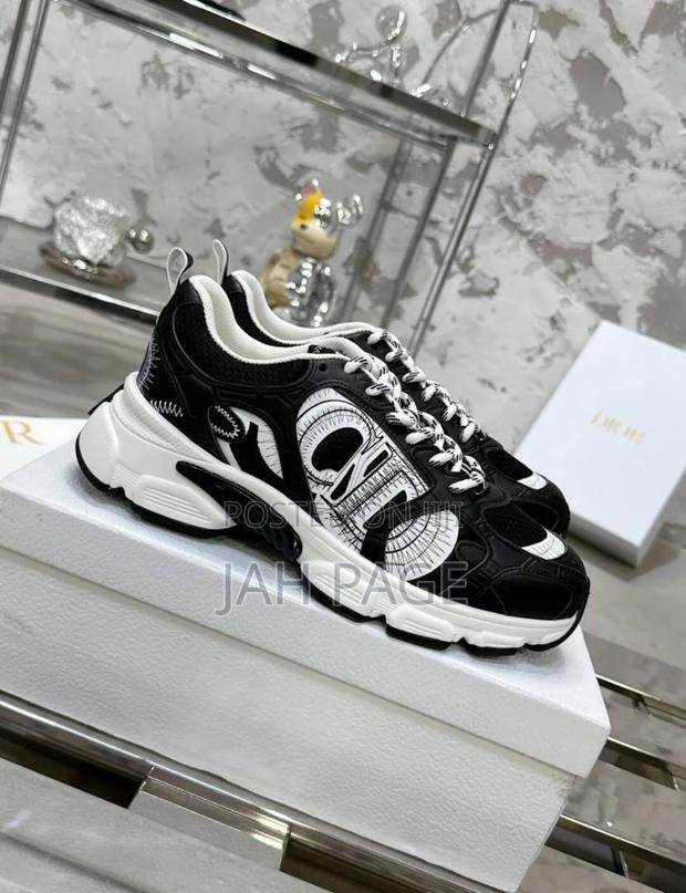 Dior Chrono Sneakers photo 3