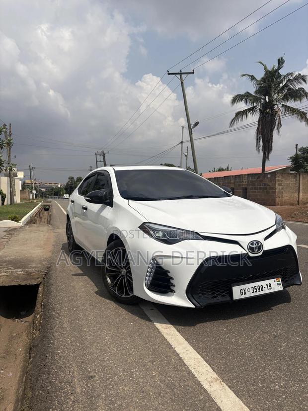 Toyota Corolla S Plus 4dr Sedan (1.8L 4cyl CVT) 2016 White