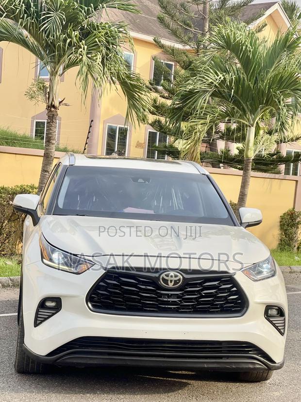 Toyota Highlander XLE AWD 2020 White photo 2