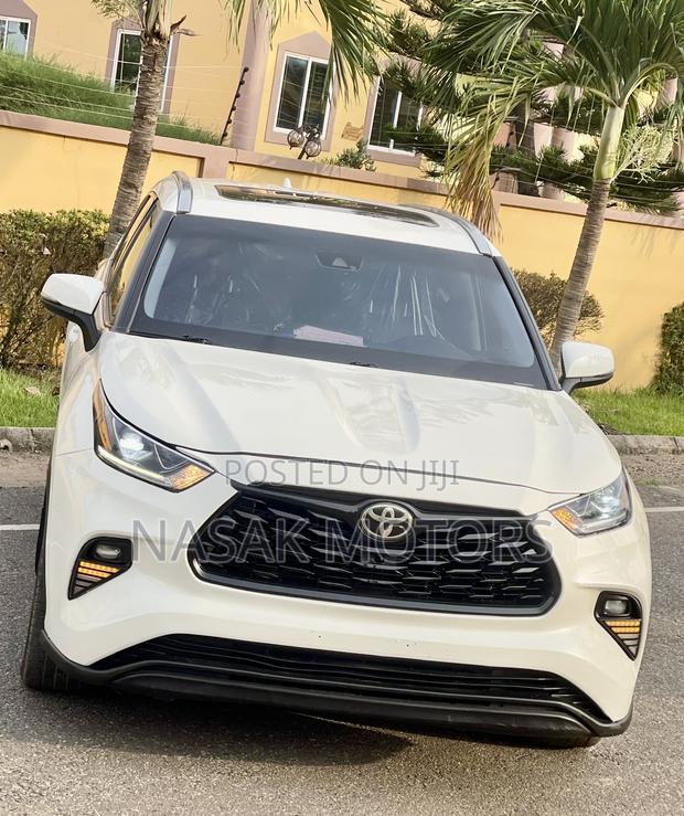 Toyota Highlander XLE AWD 2020 White photo 3